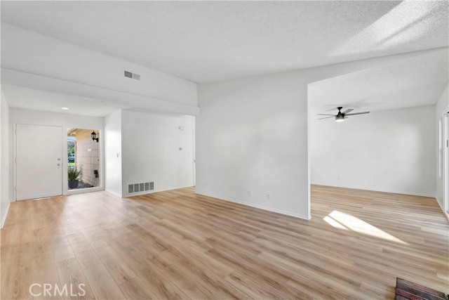 Detail Gallery Image 4 of 20 For 610 S Dennis, Santa Ana,  CA 92704 - 4 Beds | 2 Baths