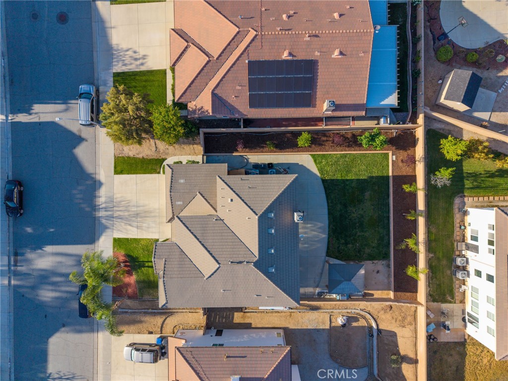 https://media.crmls.org/medias/9bfadaa1-de3b-4210-9c61-91837bd7d5a7.jpg?preset=X-Large