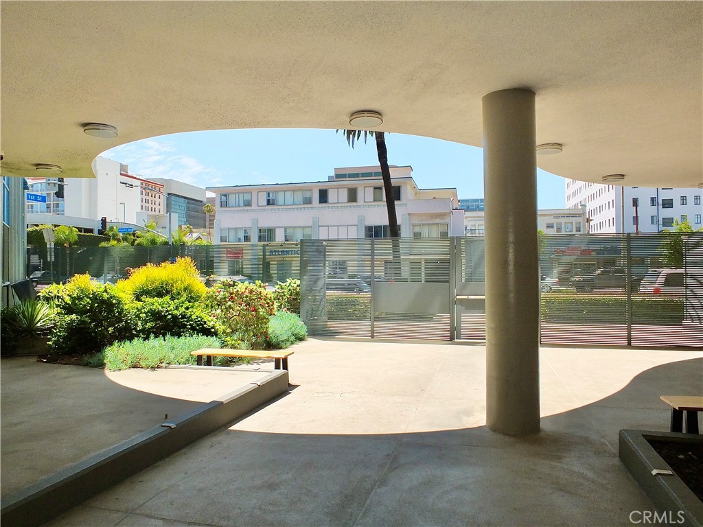 https://media.crmls.org/medias/9bfb0136-8941-42f3-b079-3825a831a9bb.jpg?preset=X-Large