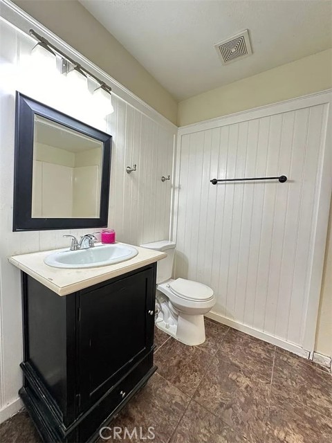 Detail Gallery Image 9 of 17 For 3000 Verdant Ct, Bakersfield,  CA 93309 - 3 Beds | 2 Baths