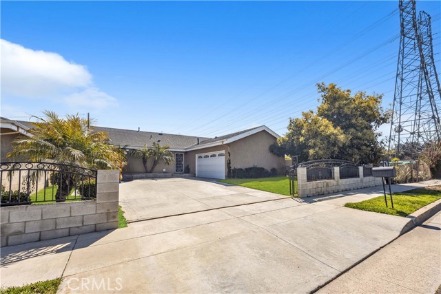 Detail Gallery Image 2 of 14 For 6900 N Atlantic Pl, Long Beach,  CA 90805 - 3 Beds | 2 Baths