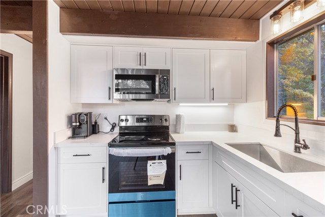 Detail Gallery Image 16 of 71 For 32703 Tulip Lane, Arrowbear,  CA 92382 - 2 Beds | 1 Baths