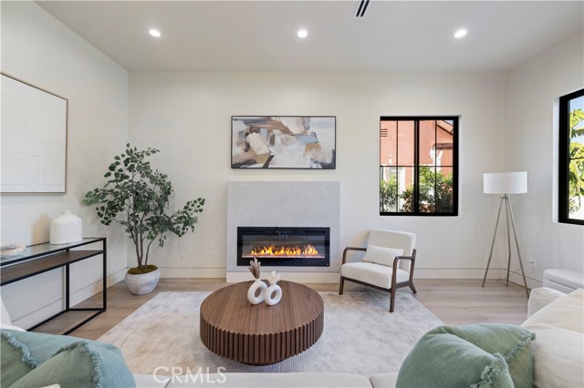 Detail Gallery Image 27 of 73 For 4026 Garden Ave, Los Angeles,  CA 90039 - 5 Beds | 4/2 Baths