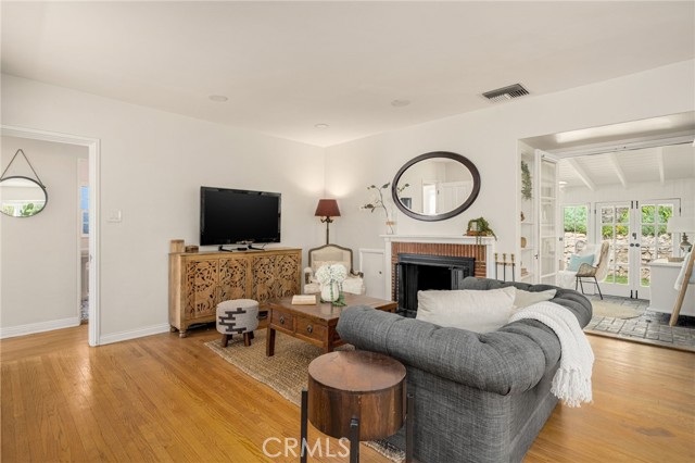 Detail Gallery Image 5 of 38 For 1433 Del Monte Dr, Glendale,  CA 91207 - 2 Beds | 1/1 Baths