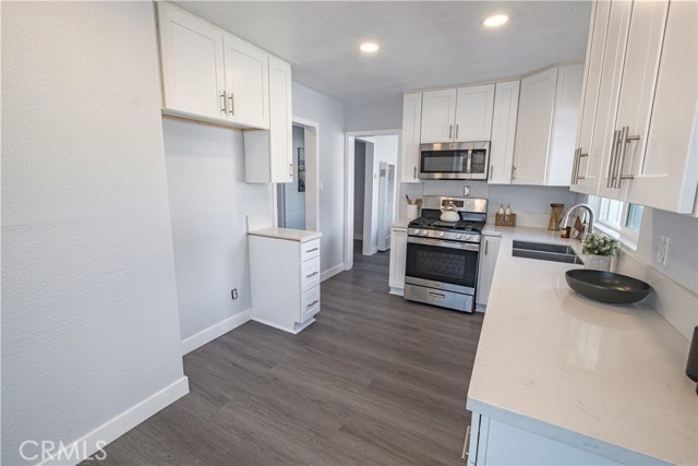 17196 Barbee St., Fontana CA: https://media.crmls.org/medias/9bfc76a6-f7de-4d78-b303-c6caec86e258.jpg