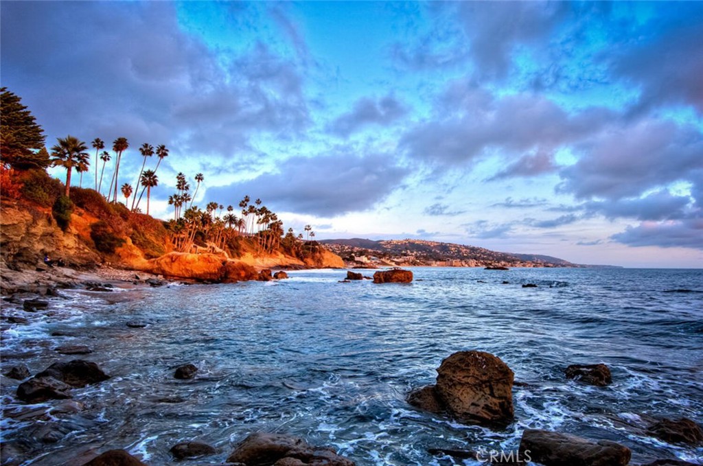 https://media.crmls.org/medias/9bfd0f8a-f788-47d6-a905-3be9b4b5cf02.jpg?preset=X-Large