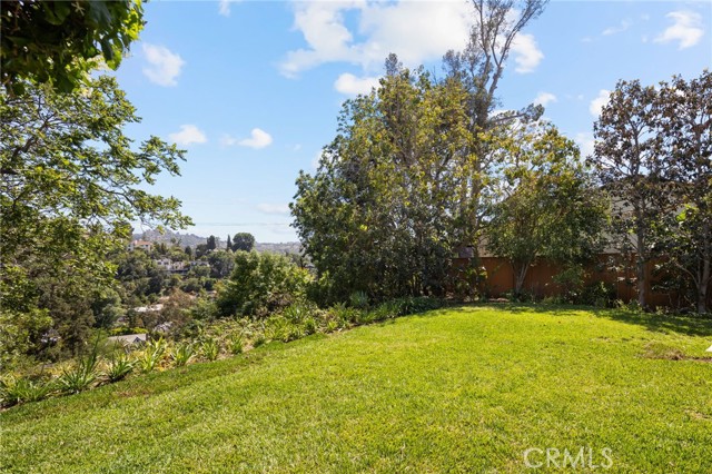Detail Gallery Image 16 of 47 For 3858 Buena Park Dr, Studio City,  CA 91604 - 5 Beds | 4 Baths
