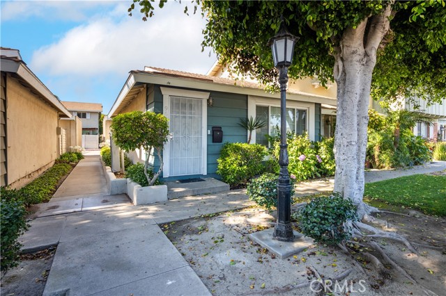 9695 Adams Ave, Huntington Beach, CA 92646