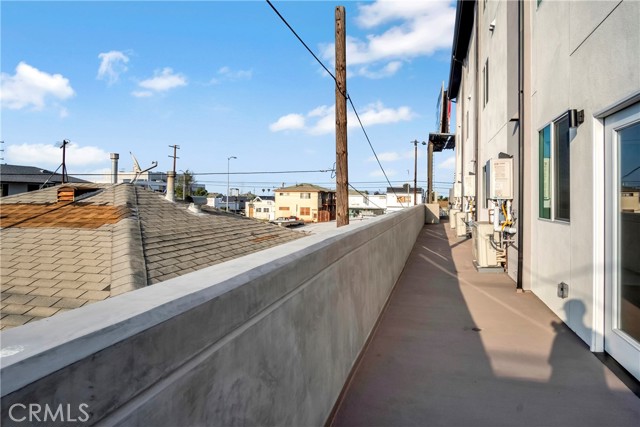 Detail Gallery Image 12 of 20 For 10035 S Western Ave #105,  Los Angeles,  CA 90047 - 2 Beds | 2 Baths