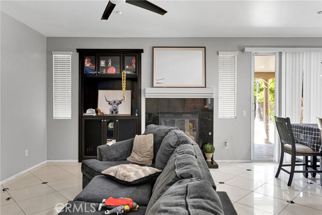 Detail Gallery Image 17 of 35 For 18261 Laguna Pl, Fontana,  CA 92336 - 4 Beds | 2/1 Baths