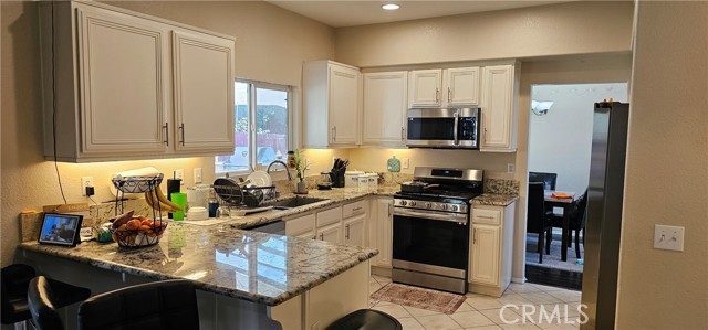 Detail Gallery Image 12 of 39 For 1650 Ravenswood Rd, Beaumont,  CA 92223 - 3 Beds | 2/1 Baths