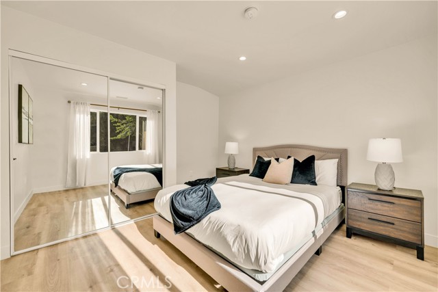 6 Bed Home for Sale in Van Nuys, California