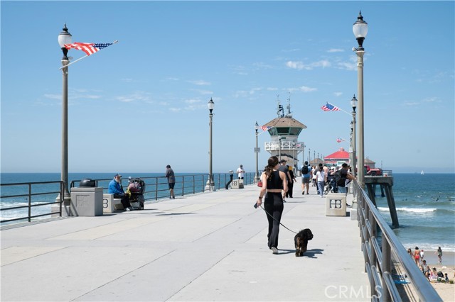 200 Pacific Coast, Huntington Beach CA: https://media.crmls.org/medias/9c0083ac-5c3d-4ba5-98b8-43a084b7e8a3.jpg