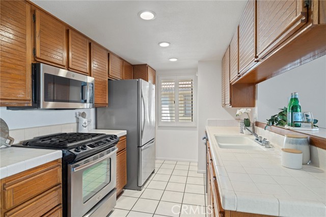 Detail Gallery Image 5 of 36 For 25224 Birch Grove Ln #3,  Lake Forest,  CA 92630 - 2 Beds | 2 Baths