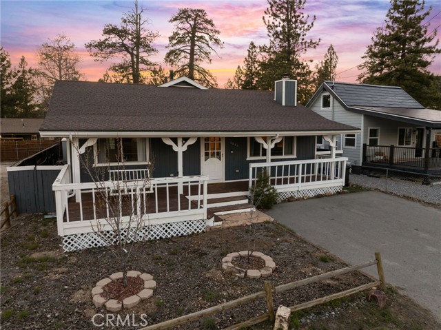 Detail Gallery Image 2 of 53 For 1066 Paradise Way, Big Bear City,  CA 92314 - 4 Beds | 2 Baths