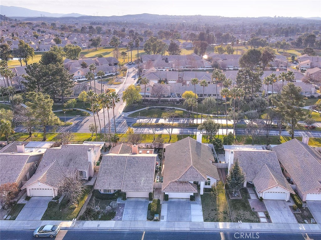 https://media.crmls.org/medias/9c02639e-cc35-4192-8417-35f887cd6321.jpg?preset=X-Large