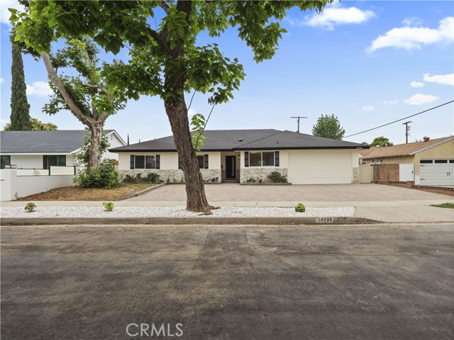 Detail Gallery Image 8 of 55 For 18724 Frankfort St, Northridge,  CA 91324 - 4 Beds | 3 Baths