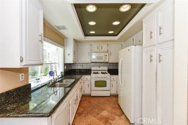 Detail Gallery Image 6 of 10 For 16 Silkberry, Irvine,  CA 92614 - 3 Beds | 2/1 Baths