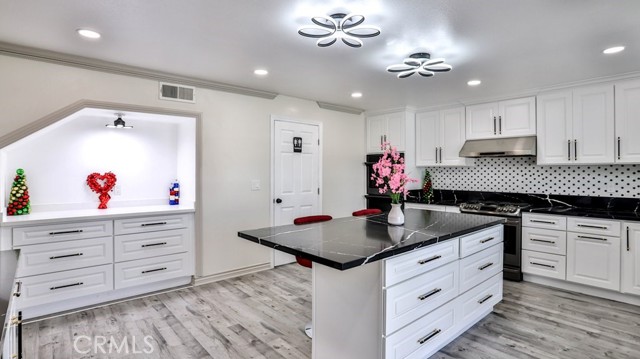 Detail Gallery Image 20 of 47 For 12246 Nadine Cir, Garden Grove,  CA 92840 - 4 Beds | 2/1 Baths