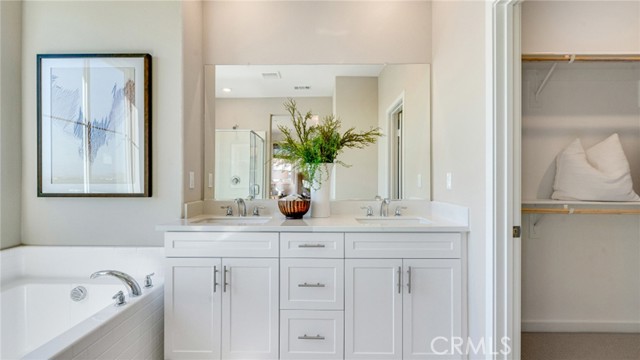Detail Gallery Image 12 of 23 For 2811 E Amberley Privado, Ontario,  CA 91762 - 3 Beds | 2/1 Baths