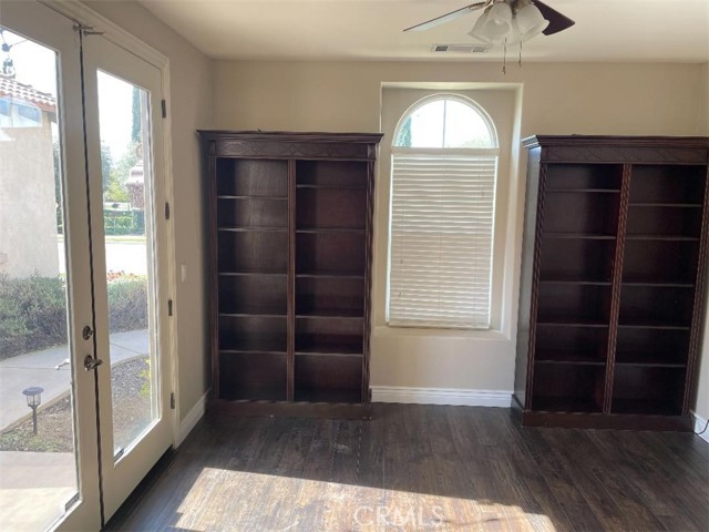 5307 Rose Arbor Lane, Bakersfield CA: https://media.crmls.org/medias/9c0885f2-e0a5-473f-81ca-cb167bf089e9.jpg