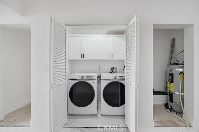 Detail Gallery Image 12 of 33 For 14422 Tiara #1/2,  Van Nuys,  CA 91401 - 5 Beds | 5 Baths