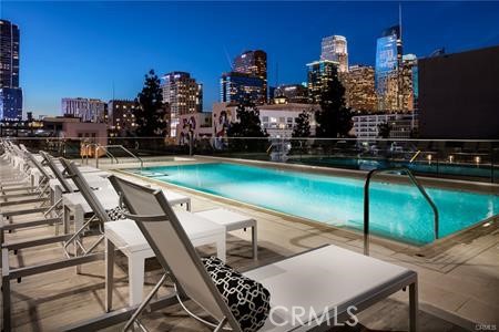 1050 S Grand Avenue, Los Angeles CA: https://media.crmls.org/medias/9c08d94a-ad80-4f9a-970c-e1969ea1afc2.jpg