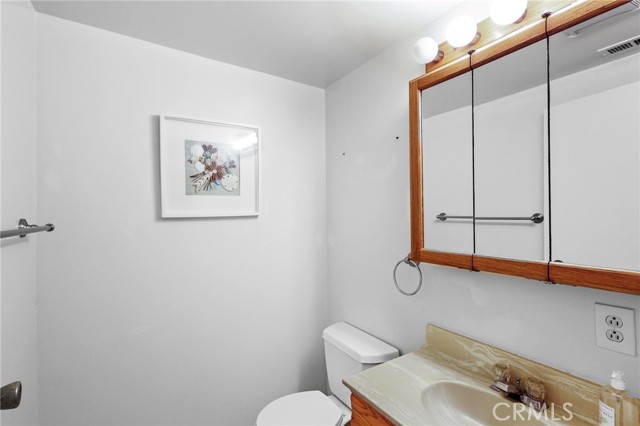 Detail Gallery Image 19 of 34 For 810 N Maria Ave, Redondo Beach,  CA 90277 - 3 Beds | 2/1 Baths