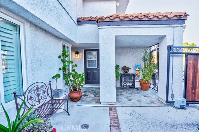17 Westbrook Lane, Pomona CA: https://media.crmls.org/medias/9c0916da-d92f-432d-8f84-18bdf20d671a.jpg