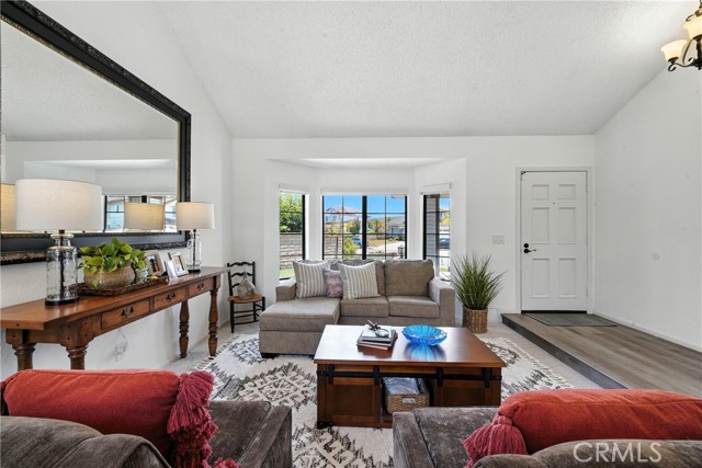 Detail Gallery Image 5 of 41 For 1025 Marc Ct, Diamond Bar,  CA 91765 - 4 Beds | 3 Baths