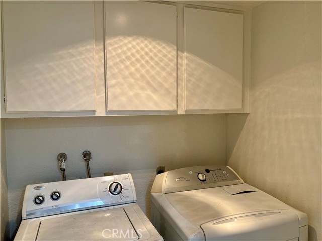 16521 Grunion Lane, Huntington Beach CA: https://media.crmls.org/medias/9c097282-99c1-435c-8413-caf3dfc8976b.jpg