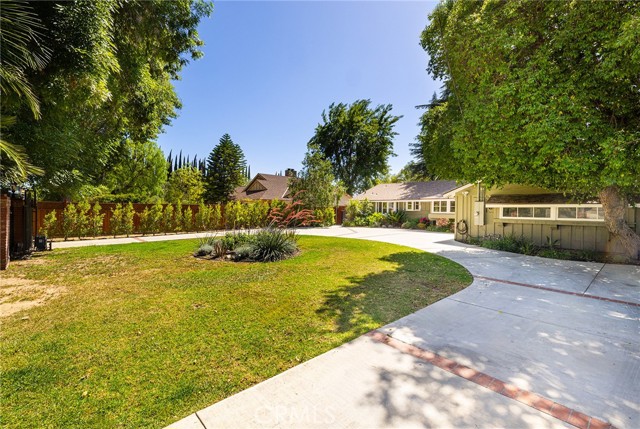 8841 White Oak Avenue, Sherwood Forest CA: https://media.crmls.org/medias/9c09970e-3a2c-47f4-9789-d36d6b45c635.jpg