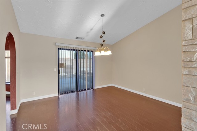 Detail Gallery Image 22 of 65 For 13889 Olathe Rd, Apple Valley,  CA 92307 - 5 Beds | 2/1 Baths