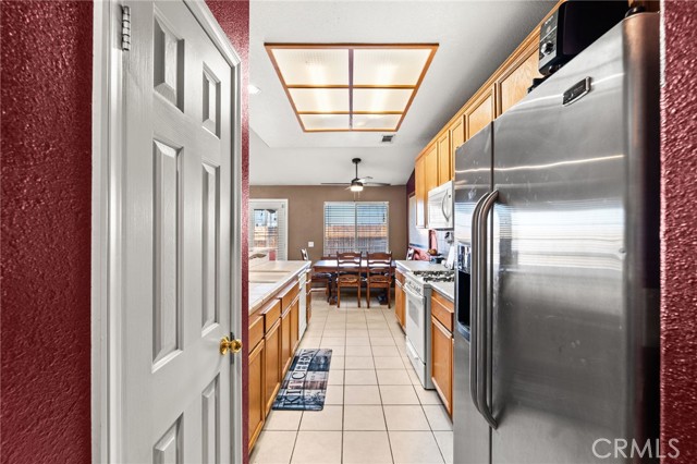 Detail Gallery Image 13 of 34 For 12403 San Dimas, Victorville,  CA 92392 - 4 Beds | 3 Baths