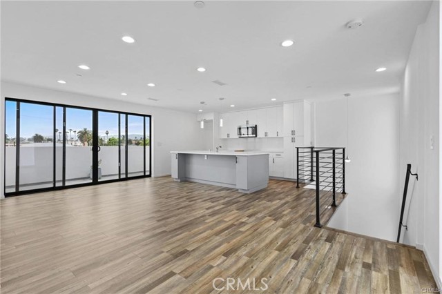 Detail Gallery Image 14 of 23 For 4136 3/4 Normal Ave #3/4,  Los Angeles,  CA 90029 - 2 Beds | 2 Baths
