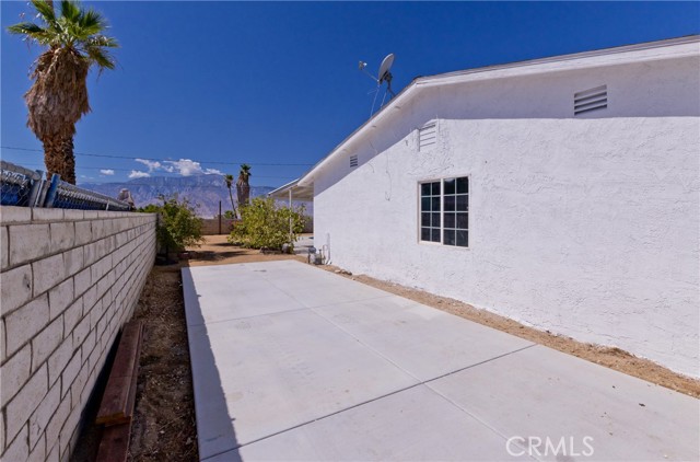 66591 Yucca Drive, Desert Hot Springs CA: https://media.crmls.org/medias/9c0c098a-b234-417e-9977-3dd3bf12b557.jpg