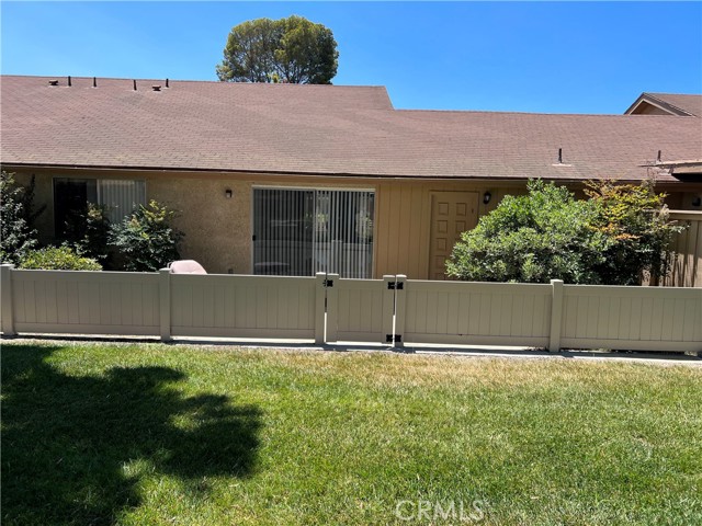16150 Village 16 photo 2