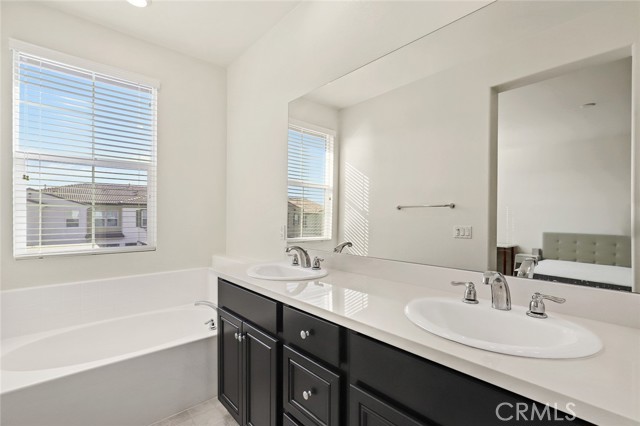 40302 Calle Real, Murrieta CA: https://media.crmls.org/medias/9c0c2cb5-632f-4176-9032-de6416e99d4e.jpg