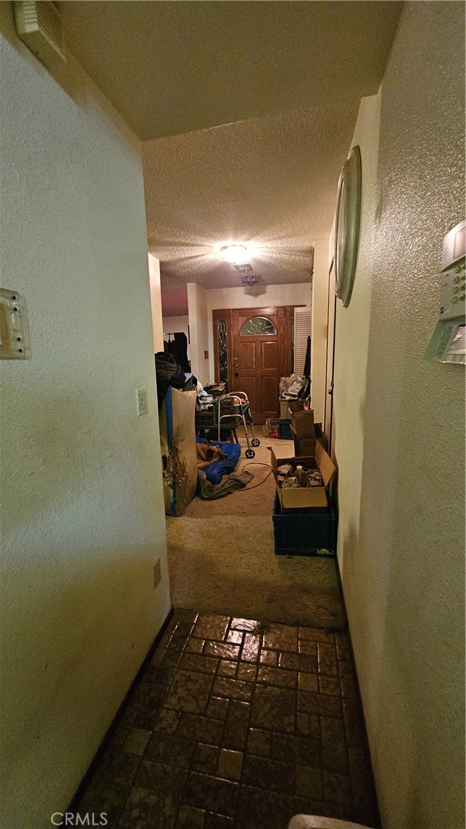 https://media.crmls.org/medias/9c0c40a5-983c-47e1-aea4-bf41df39a909.jpg?preset=X-Large