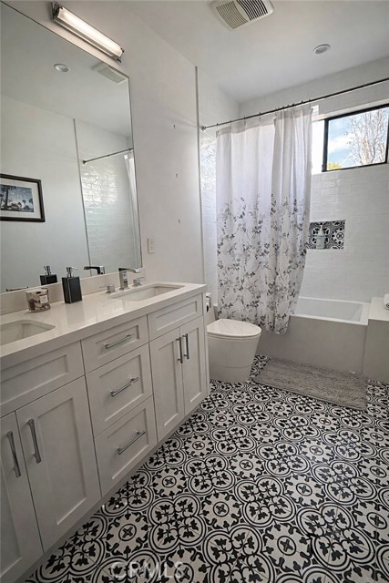 Detail Gallery Image 10 of 15 For 5510 Columbus, Sherman Oaks,  CA 91411 - 5 Beds | 4/1 Baths