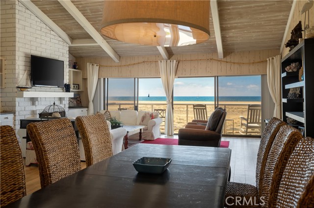 Detail Gallery Image 7 of 27 For 1303 E Balboa Bld, Newport Beach,  CA 92661 - 3 Beds | 2/1 Baths