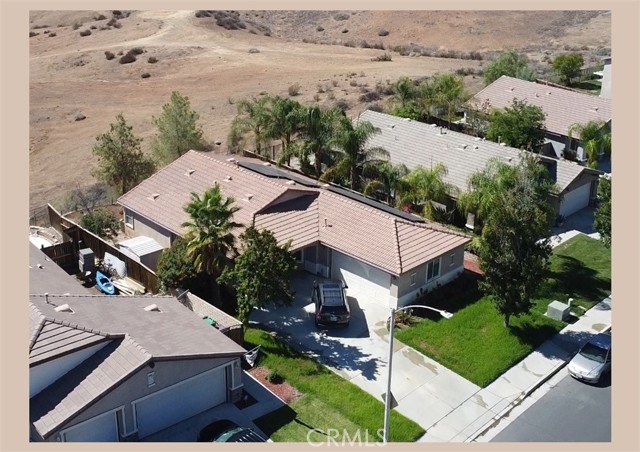 Detail Gallery Image 3 of 15 For 23741 Cheyenne Canyon Dr, Menifee,  CA 92587 - 3 Beds | 2 Baths