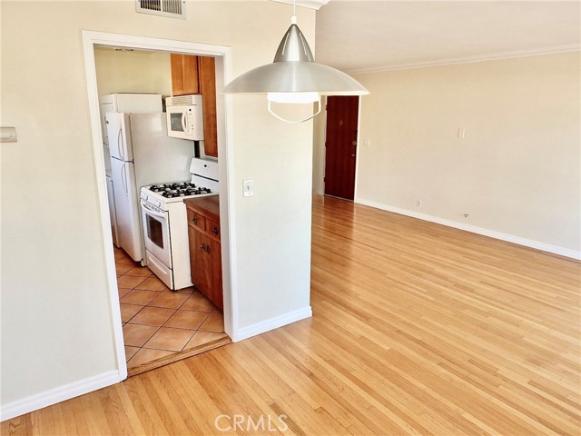 Detail Gallery Image 16 of 37 For 1250 E East 3rd Street #7,  Long Beach,  CA 90802 - 1 Beds | 1 Baths