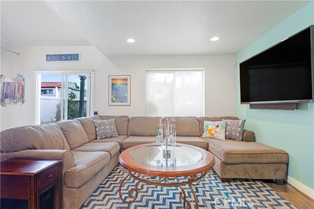 Detail Gallery Image 10 of 35 For 2150 San Michel Dr a,  Costa Mesa,  CA 92627 - 2 Beds | 2/1 Baths