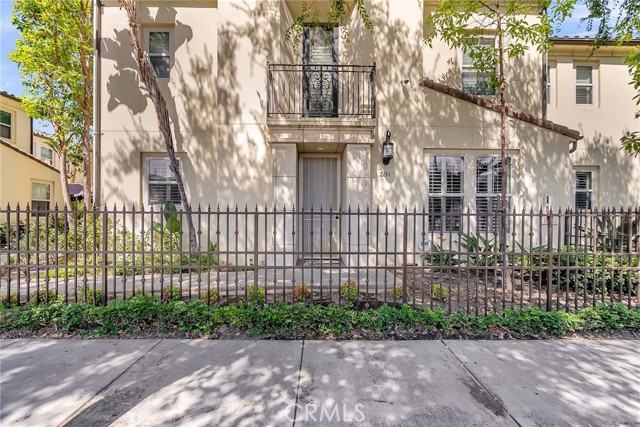 2151 Atlantic Avenue, Long Beach CA: https://media.crmls.org/medias/9c0e197b-96b5-4040-82af-451dcc37a457.jpg