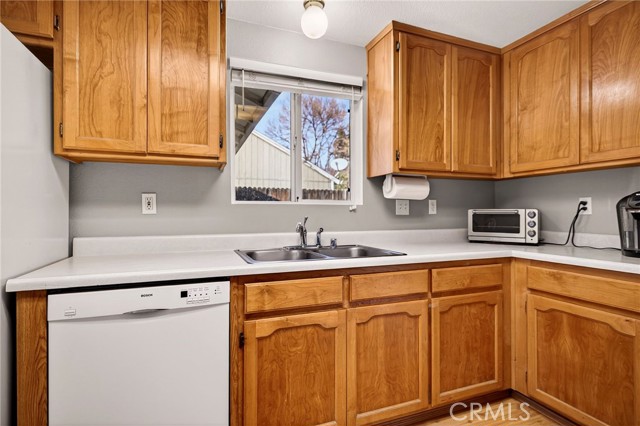 Detail Gallery Image 6 of 25 For 2767 Lowell Dr, Chico,  CA 95973 - 3 Beds | 2 Baths