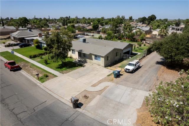 361 N B Street, Tulare CA: https://media.crmls.org/medias/9c0e8fbf-fb65-48cb-8951-8bc8ed52a3d9.jpg