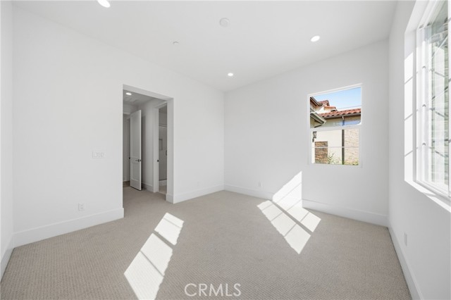 Detail Gallery Image 14 of 63 For 5817 Sunrise Ridge Ln, Lake Forest,  CA 92679 - 4 Beds | 3/1 Baths