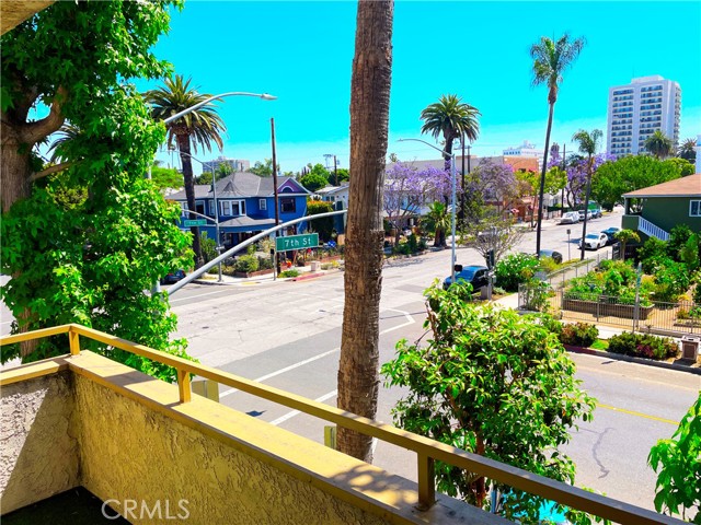 645 Chestnut Avenue, Long Beach CA: https://media.crmls.org/medias/9c0f377e-ae64-4889-aadb-854bc4e98519.jpg