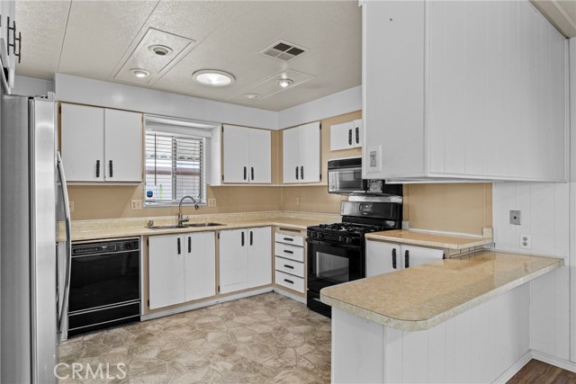Detail Gallery Image 9 of 24 For 2230 Lake Park #106,  San Jacinto,  CA 92582 - 2 Beds | 2 Baths